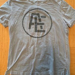 American Eagle tee
